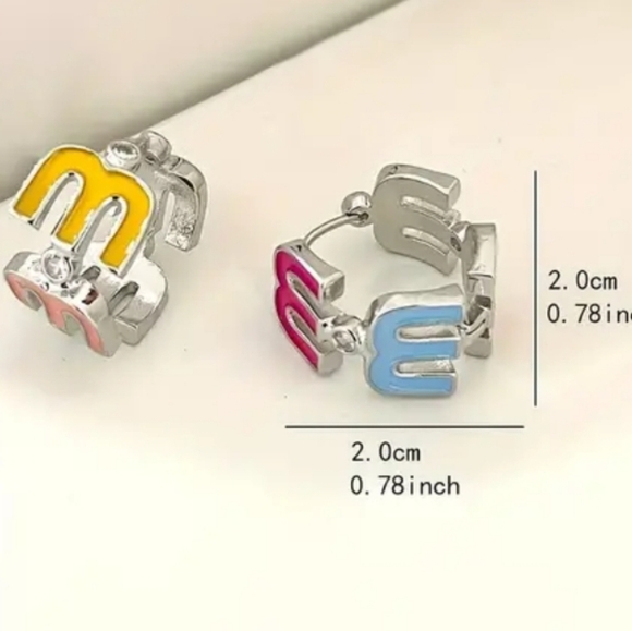 Fashion Earrings  letter m Brandnew - Picture 3 of 4